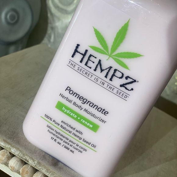 ⚡️Hempz Lotion - Pomegranate - Picture 3 of 4